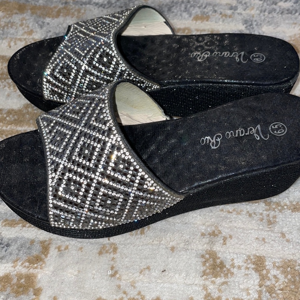 2/$20VERANO RIO Sparkling slippers$15 each